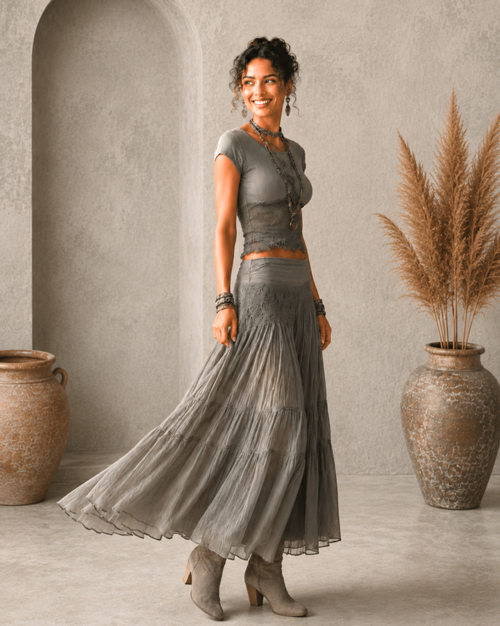 Leona - Set aus Top mit Spitzeneinsätzen und langem Plisseerock