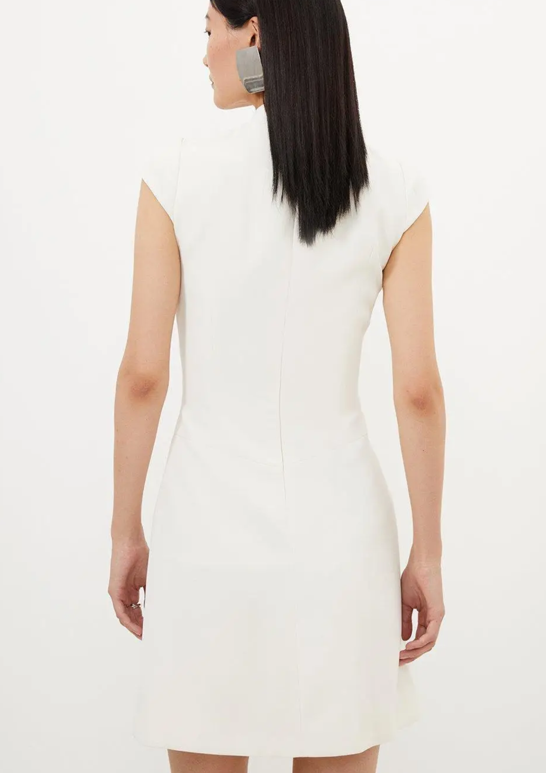 Charissa - Minikleid mit hochgeschlossenem Kragen, Kappärmeln und plissiertem Saum