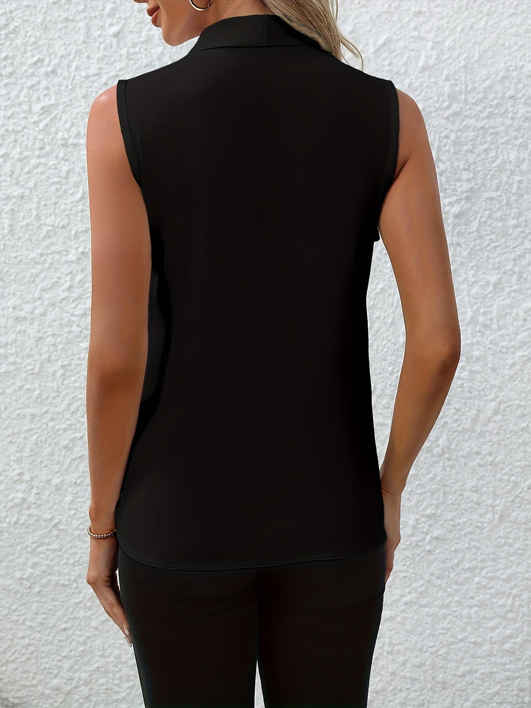 Annabel - Ärmellose Bluse mit V-Ausschnitt