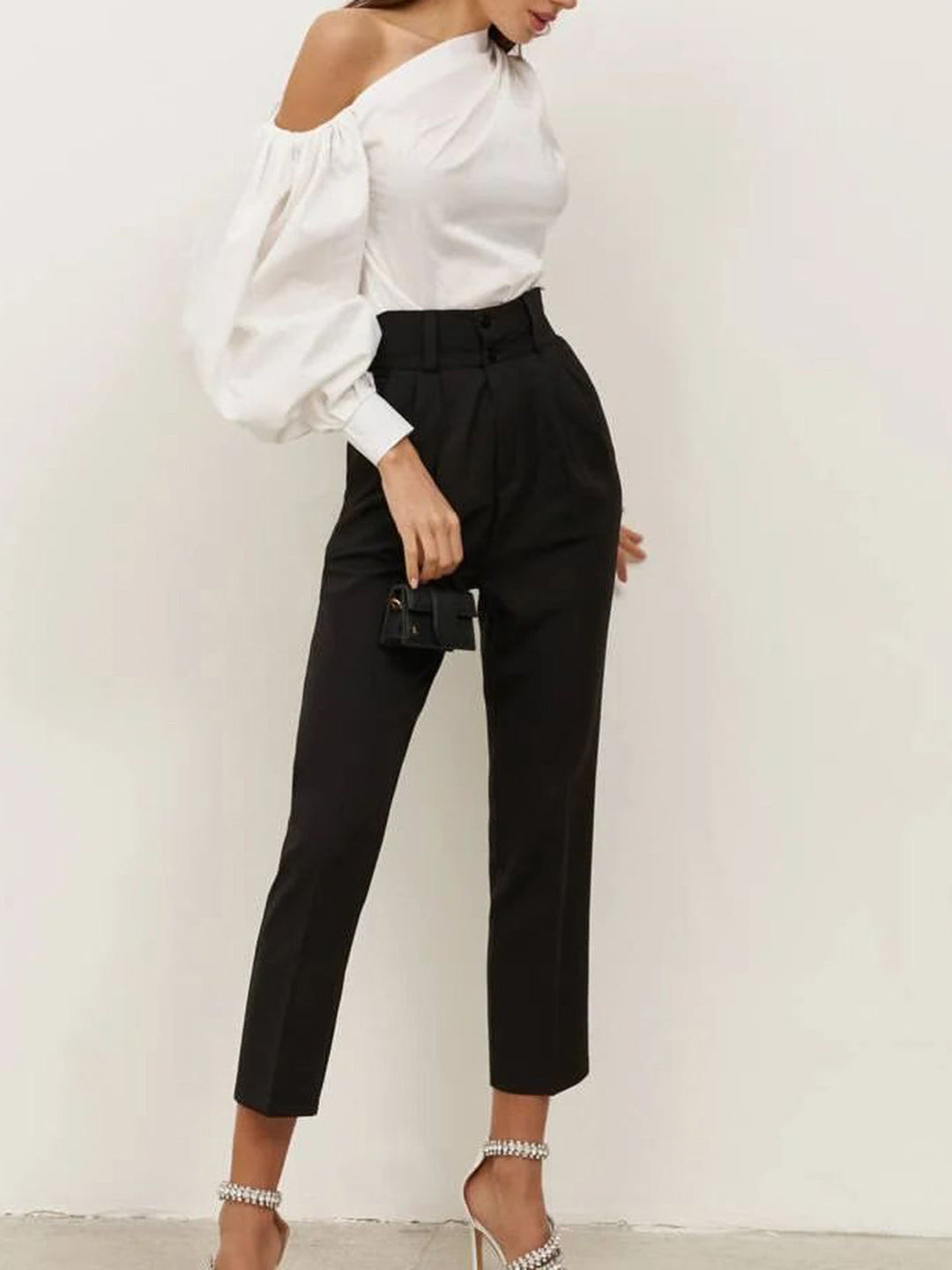 Pauline – Asymmetrische schulterfreie Bluse