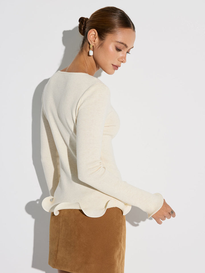 Jessica – Strickoberteil mit 3D-Blumenmuster und gerüschtem Saum