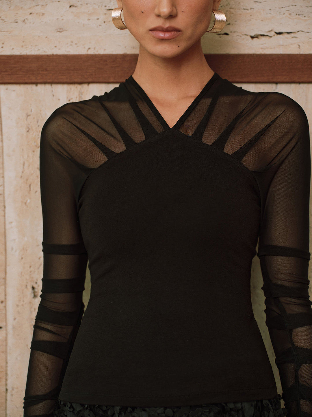 Rebecca – Bluse mit V-Ausschnitt und Einsätzen aus transparentem Netzstoff