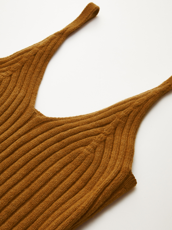 Dagmar – Zweiteiliges Set aus Rollkragen-Überwurf und Cami-Top aus Strick