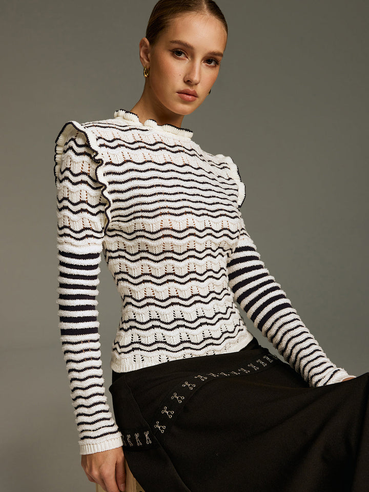 Celina – Gestreiftes, durchbrochenes Strickoberteil mit Rüschen