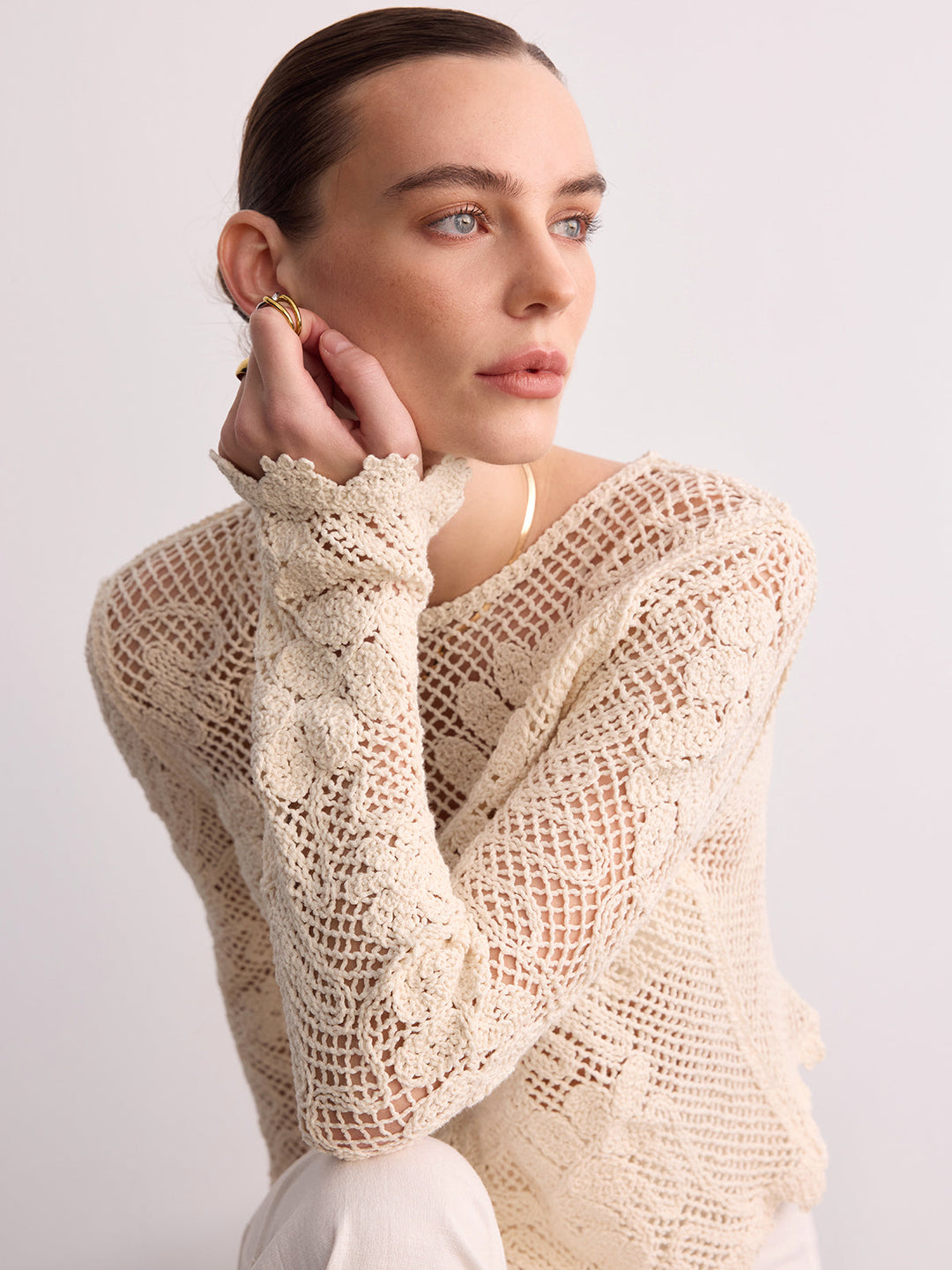 Katrin – Langärmliges Strickoberteil mit Häkel-Spitzenmuster