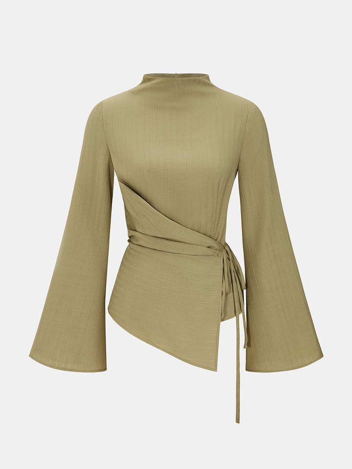 Astrid – Bluse mit Bindegürtel, strukturiertem Stehkragen und Glockenärmeln