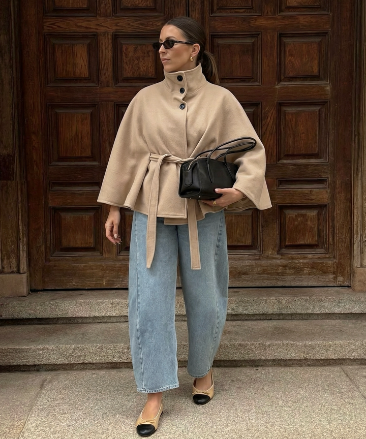 Amelie – Poncho Karah in Beige