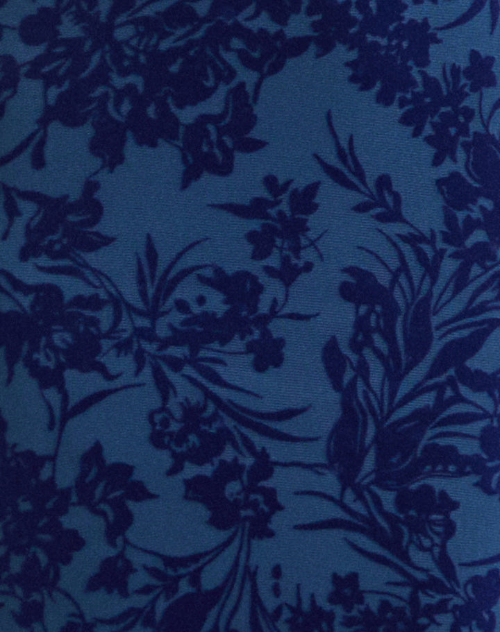 Julia – Ventura Maxikleid in Navy mit Midnight Leaf Flock-Print