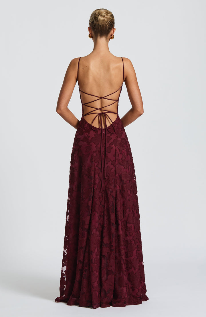 Lina – Maxikleid Cherry Lacquer