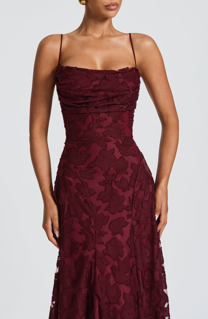 Lina – Maxikleid Cherry Lacquer