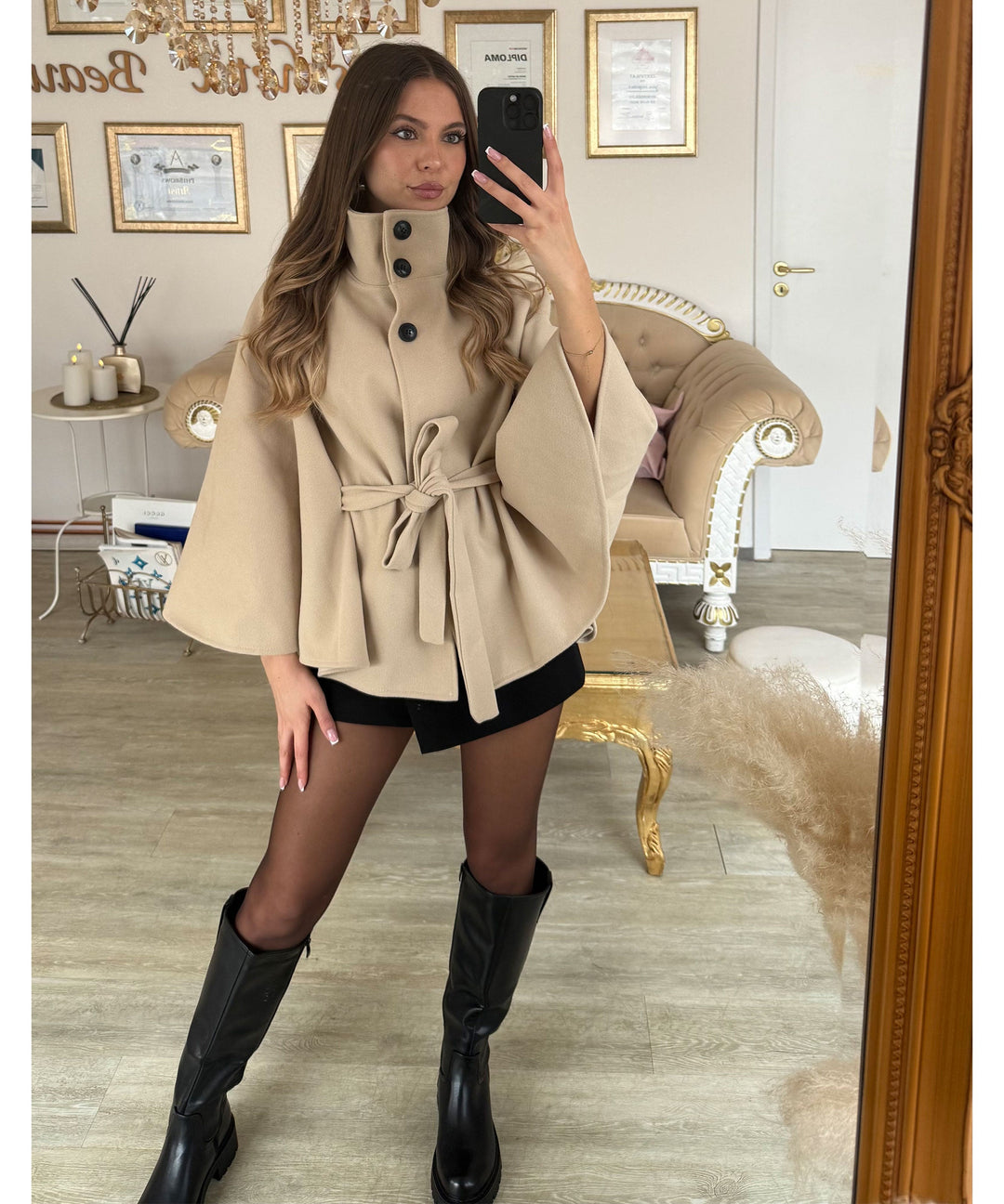 Amelie – Poncho Karah in Beige